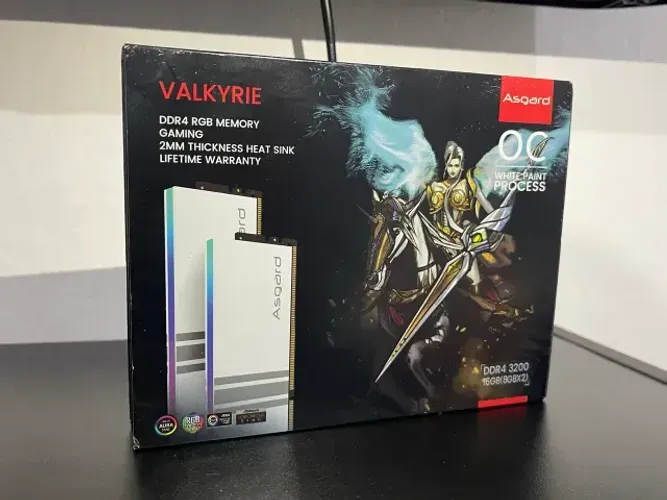 Memoria DDR4 3200 Valkyrie RGB 2 x 8GB NOVAS (Parcelo)