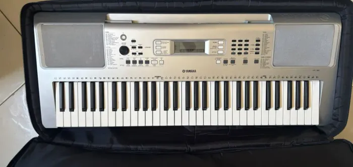 Teclado Yamaha YPT-360