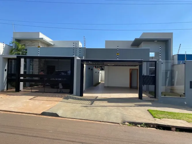 Casa à venda em Zona 31, Maringá-PR