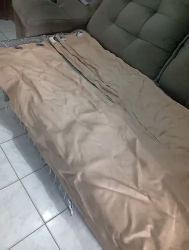 vendo cortina de sala 175 m 1,6 de largura no preço 60