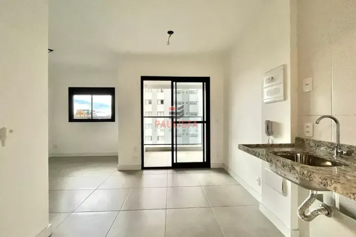 Studio Residencial a Venda com Varanda na Vila Mariana, Próximo a Estação Santa Cruz e Pra