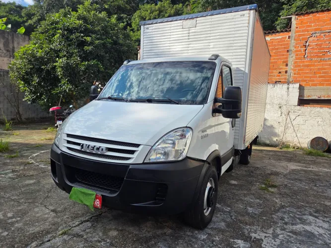 Iveco Dayli 35S14, Baú 4,20 metros, Caminhonete