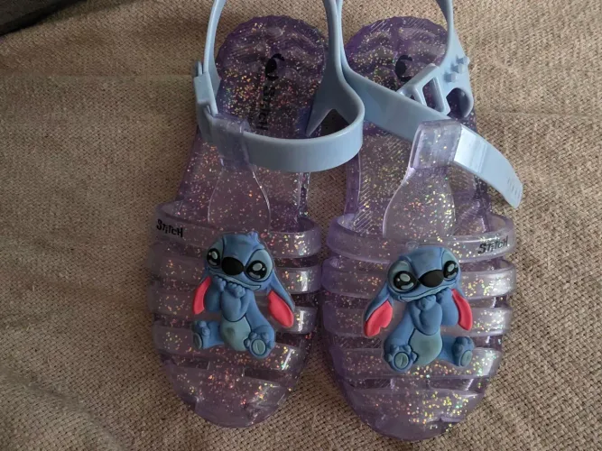 Sandália infantil stitch feminina