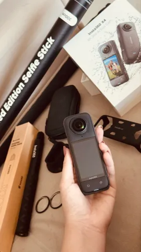 INSTA360 X4