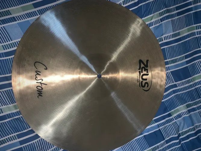 Crash 18 Zeus Custom
