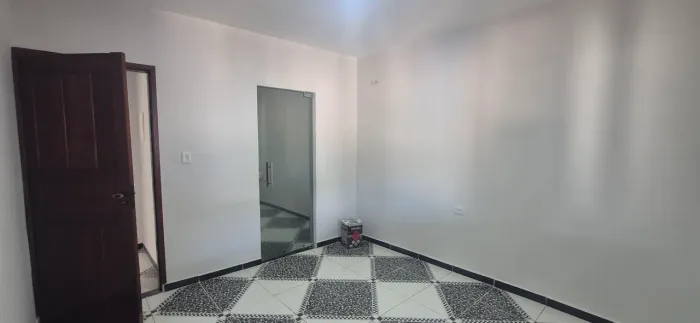 Aluga-se Casa no Caranã 3 quartos