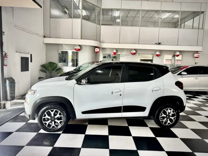 Renault Kwid Intense 1.0 Flex 12V 5P Mec. 2024