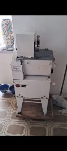 Maquina profissional Masseira e pao