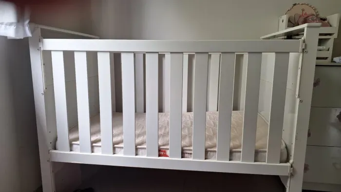 Berço infantil + colchão
