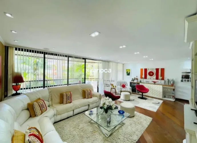 APARTAMENTO NO JARDIM OCEÂNICO BARRA/ 3 QUARTOS / VARANDÃO CLÁSSICO / 2 VAGAS / EM FRENTE 
