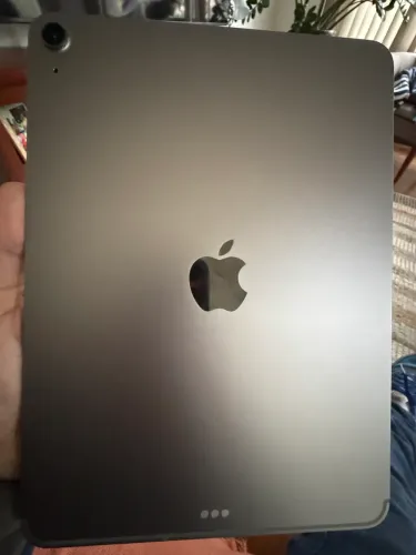 Vendo iPAD AIR  11- inch (M4) wi-Fi + Celular 