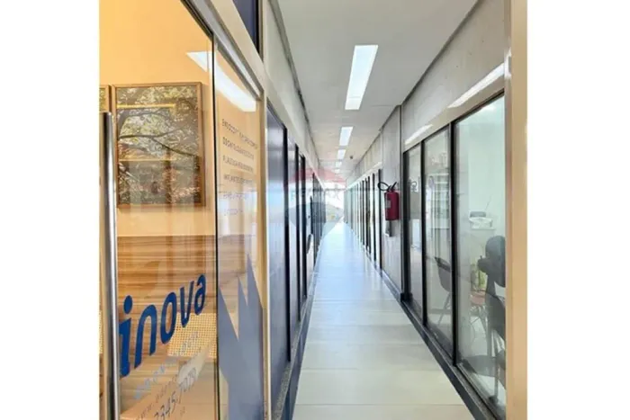 Sala Comercial na Pituba Venda /Locação  R$ 160 mil! -R$ 1.820,00!- São 38 m2 - vaga priva