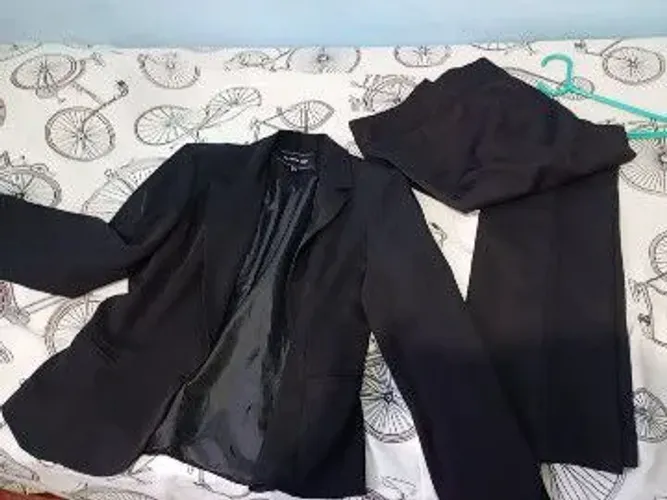 Conjunto feminino: Blazer e calça  compridas 