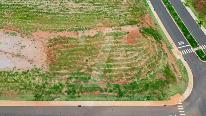 Fazenda da Grama terreno à venda 2.500 metros.