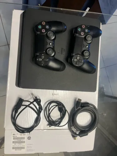 Ps4 slim 1tb - 2 controles 