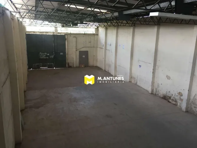 Loja para Locação com galpão aos fundos, na Av. Recife com 460m² Ibura