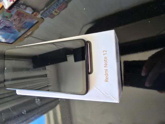 Smartphone praticamente zero,sem detalhes ,sempre usado com película.