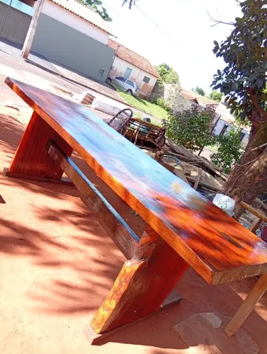 Mesa de rustica de madeira 