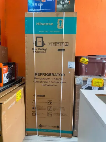 REFRIGERADOR -CONGELADOR MARCA HISENSE PESO LIQUIDO 69Kg PESO BRUTO 77Kg 127V VALOR 3290,0