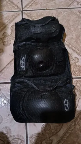 Kit de Proteção Traxart + Capacete Bel Sports - Usado, Bom Estado
