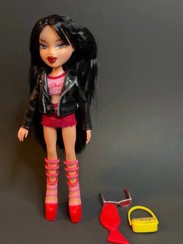 BRATZ GOIN OUT JADE