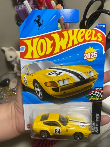 PROMOÇÃO - Hot Wheels Ferrari 365 GTB4 Competizione