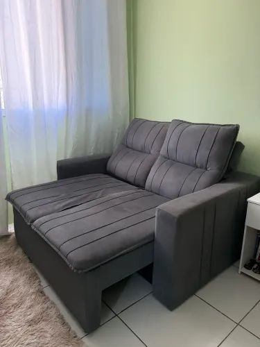 Sofá retrátil e reclinável