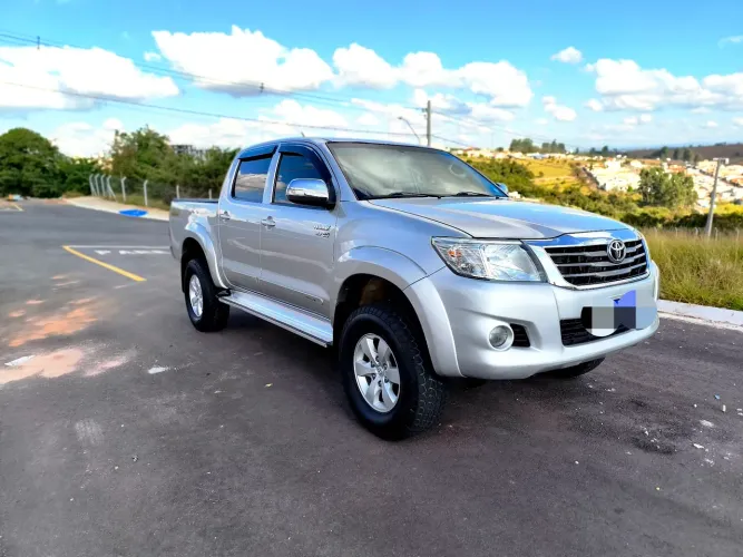 Toyota Hilux CD SRV 4X4 2.7 Flex 16V Aut. 2013