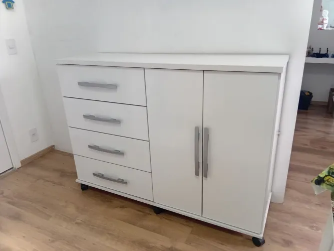 Vendo cômoda, sofá, micro-ondas, e aparador