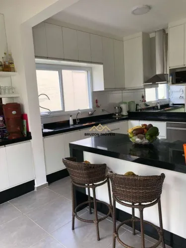 CASA À VENDA/LOCAÇÃO - 4 QUARTOS (2 SUÍTES) - A.C. 260 m² - A.T. 337 m² - R$ 1.580.000,00/