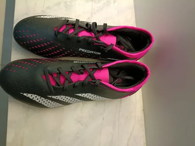 Chuteira adidas legue- nunca foi usada