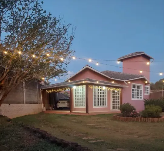 Casa ampla com pomar e jardim a 20 min de Tiradentes!