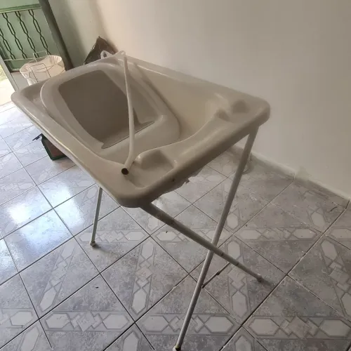 Banheira de bebê com suporte Galzerano