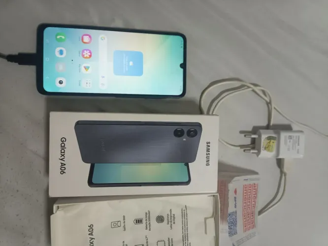 Vendo um celular Samsung Galaxy A 06 128 GB