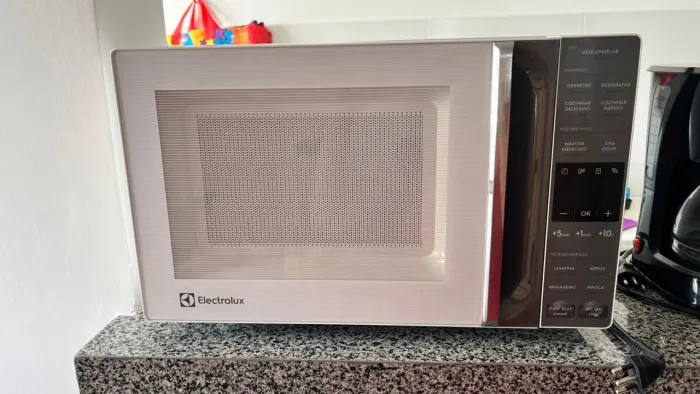 Microondas Electrolux 23L