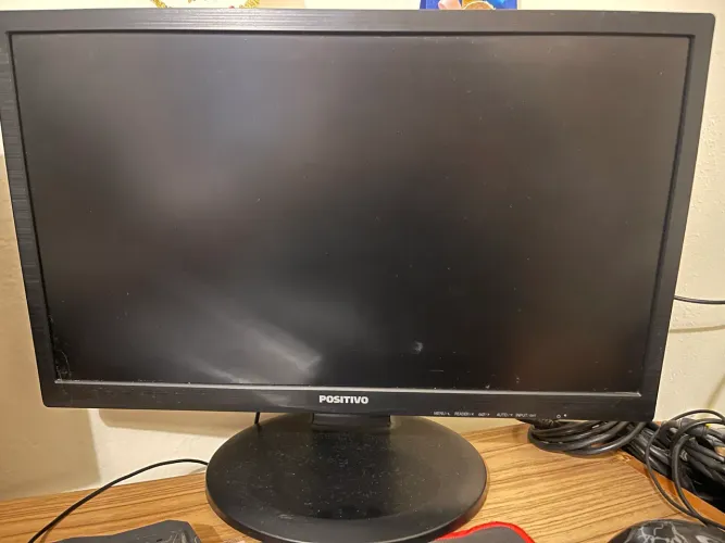 Monitor Positivo 21,5? Full HD | HDMI + DVI + VGA | Ajuste de Altura e Pivot