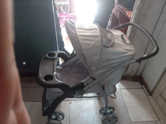 carrinho de bebê