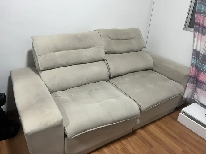 Sofá retrátil off white