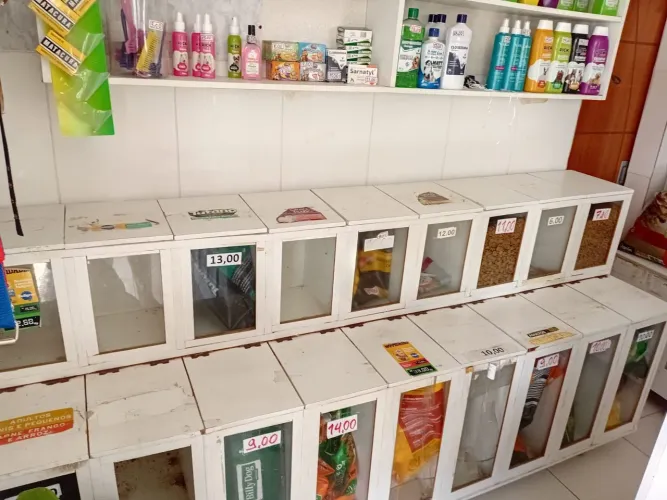 Vendo expositor pra Rações