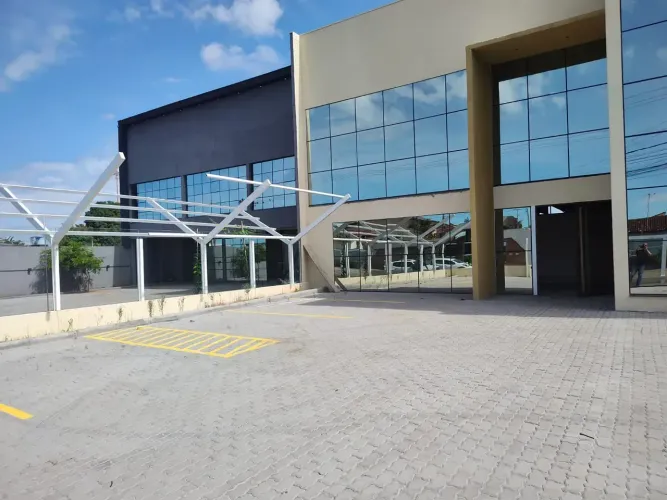 Excelente Galpão Comercial à Venda na Avenida Amazonas