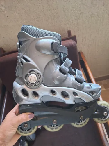 Vendo um patins número 37/38