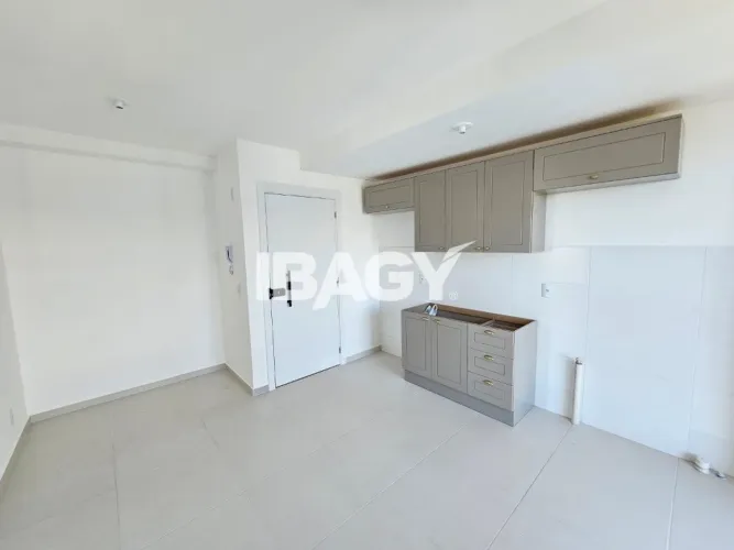 Excelente Apartamento 2 dormitório(s) em Serraria - São José