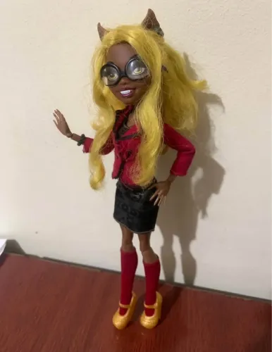 boneca monster high clawdia wolf
