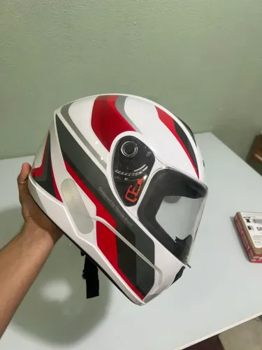 Capacete de moto 