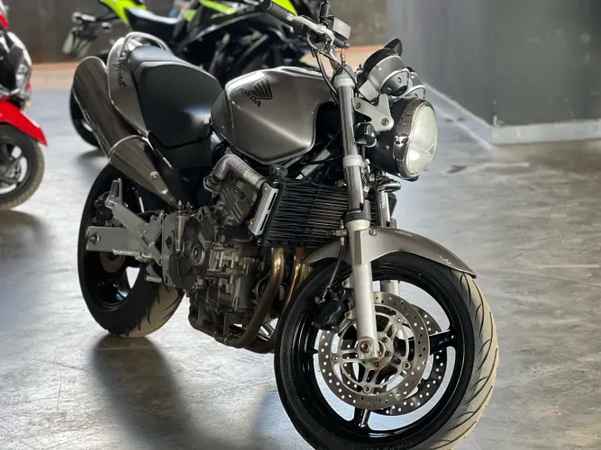 Hornet CB 600F 2005. Financio, Aceito Trocas