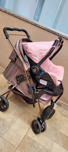Carrinho de bebê + bebê conforto Galzerano