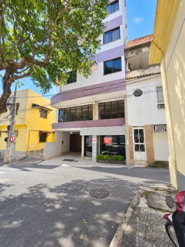 Vende-se: apartamento com 3 quartos, suíte e dependência completa no Centro de Cachoeiro