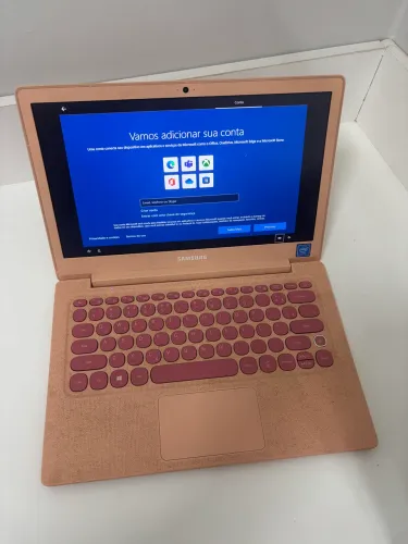 Notebook Samsung Flash F30 Rosa - 4GB RAM | 64GB de Armazenamento rápido - Bem conservado