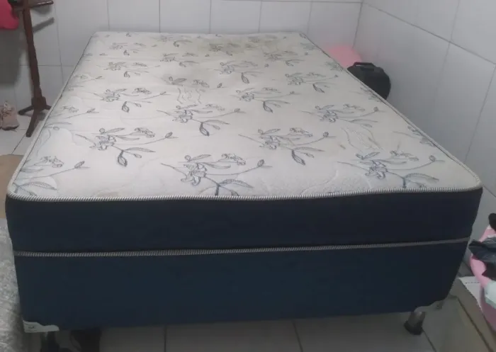 Vendo cama de casal
