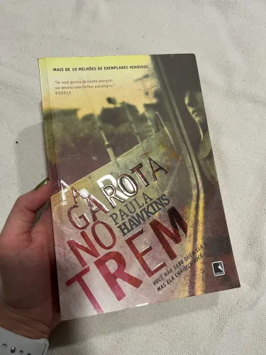 Livro A Garota no Trem - Paula Hawkins - suspense / thriller